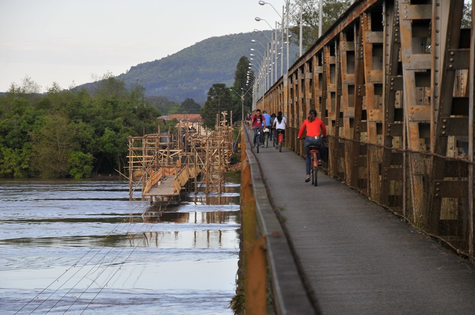 Trânsito de carros será interrompido, e passarela central será utilizada pelas bicicletas (Foto: Assessoria Prefeitura de União da Vitória). 