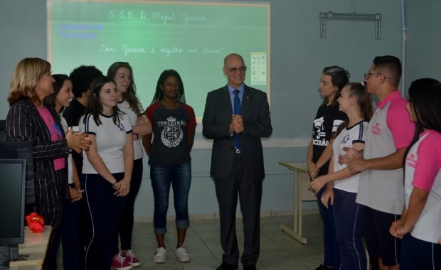 Estado entregou laboratórios de tecnologia em oito escolas estaduais nesta quarta-feira, 8. O ato foi oficializado na EEB Padre Miguel Giacca, em Criciúma (Foto: Dafnée Canello/SED).