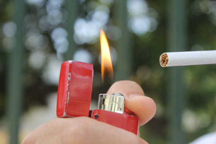 Mesmo com as restrições, cigarro ainda faz vítimas: câncer de pulmão é o segundo mais frequente no País  (Foto: Arquivo JOC).