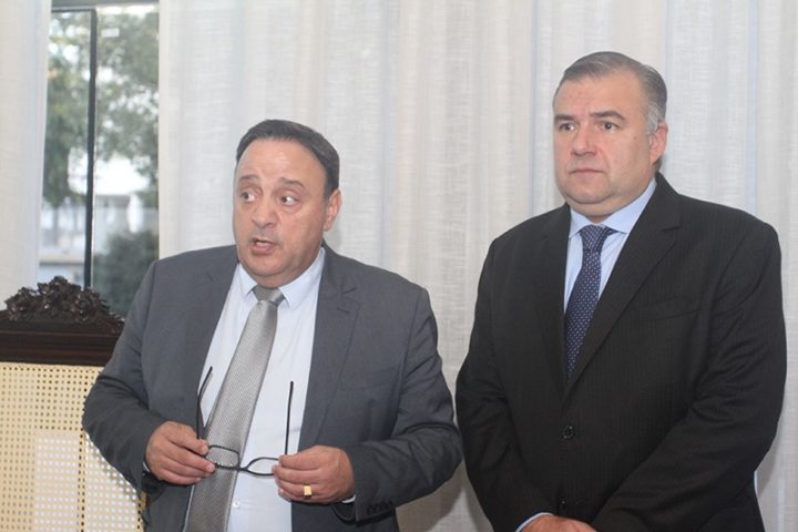 Deputado Hussein Bakri (PSD) e Ney Leprevost, secretário da Justiça, Família e Trabalho (Foto: Divulgação/Assessoria).