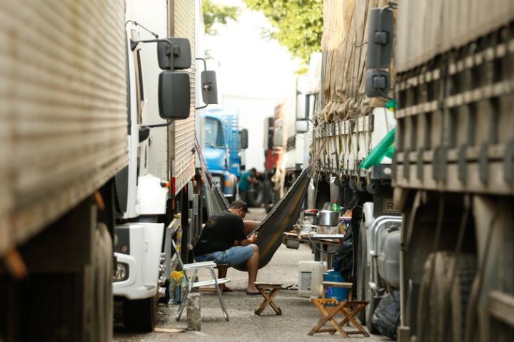 Em 2018 caminhoneiros fizeram greve reivindicando melhoria no frete mínimo - Arquivo/Agência Brasil