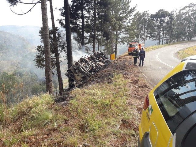 (Fotos: Corpo de Bombeiros/Divulgação).