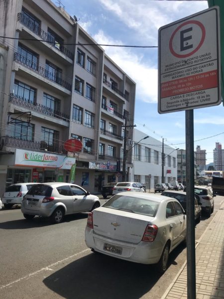 Anel central de Porto União: movimento e procura por vagas
