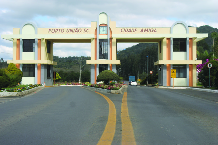 Cidade Amiga: Porto União recebeu o título com a canção escolhida no aniversário dos 50 aos da cidade (Fotos: Ricardo Silveira/JOC).
