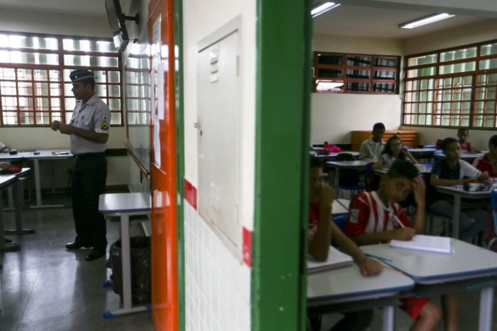 Modelo cívico-militar implantado em escola pública do Distrito Federal - Marcelo Camargo/Agência Brasil