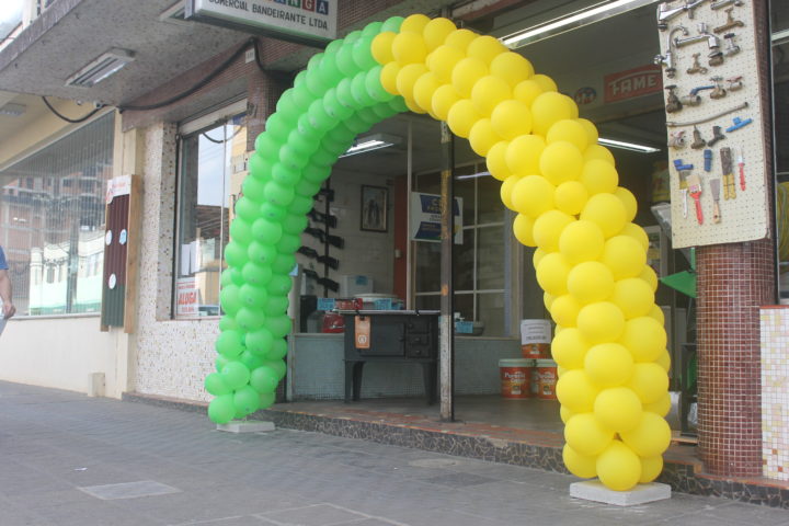 Onde tem balão verde e amarelo, tem Semana do Consumidor (Foto: Ricardo Silveira).