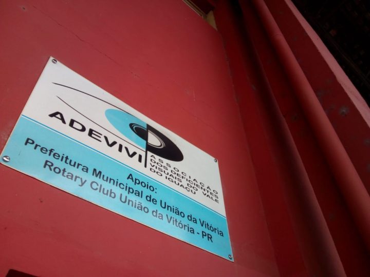 Adevivi fica no prédio do Corpo de Bombeiros e ensina deficientes visuais a enxergar o mundo de outro jeito
