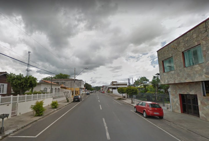 Caso aconteceu na rua Clotário Portugal, centro de União da Vitória (Foto: Reprodução/Google Maps).