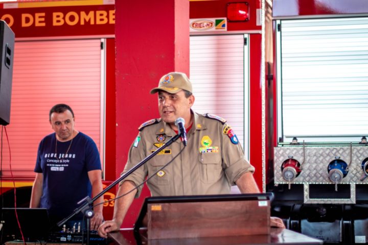 Comandante geral do Corpo de Bombeiros do Estado do Paraná, coronel Samuel Prestes