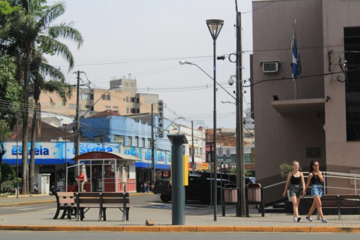 No anel central, dez aparelhos de parquímetros foram instalados (Fotos: Mariana Honesko).