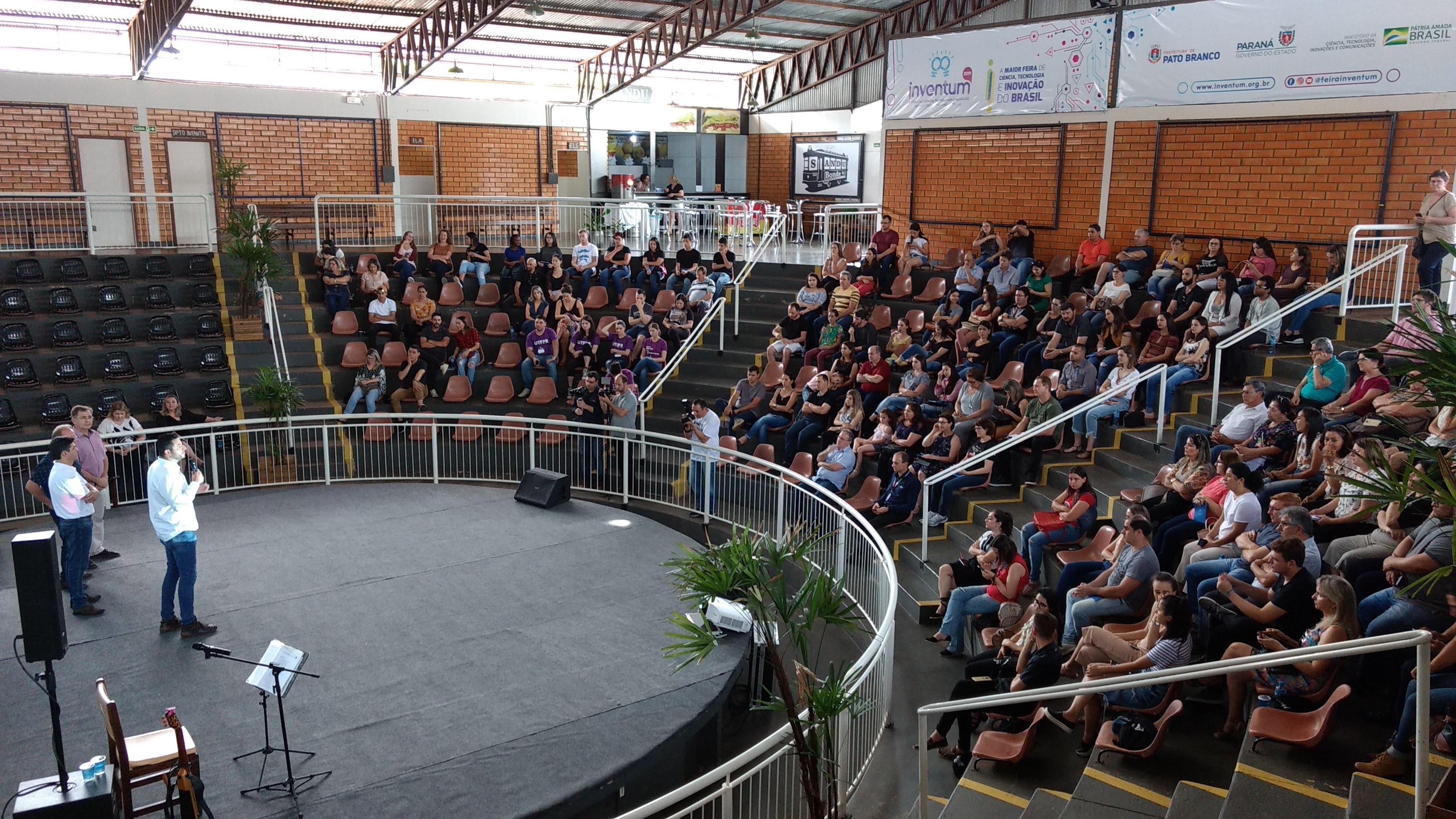 Empresários do Sudoeste e de São Mateus do Sul participaram do evento, em Pato Branco (Foto: Antônio Menegatti).