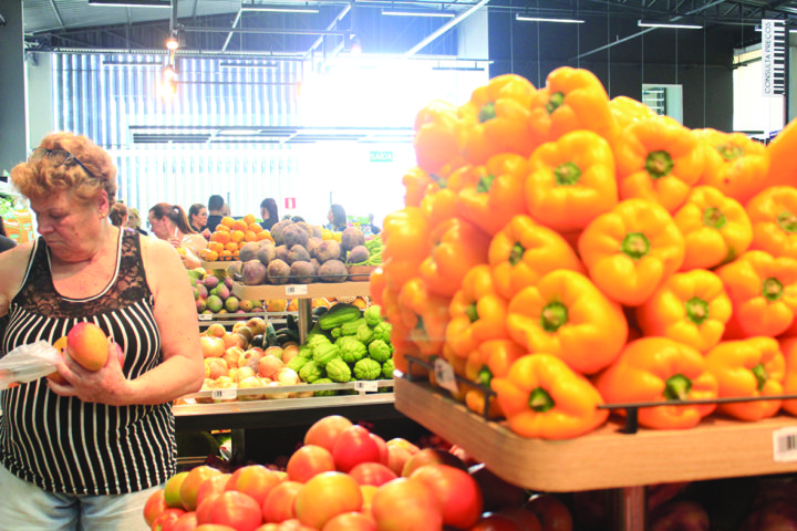 Frutas e verduras podem tapear a fome e cair melhor no estomago: cuidados antes das ceias. (Foto: Mariana Honesko).