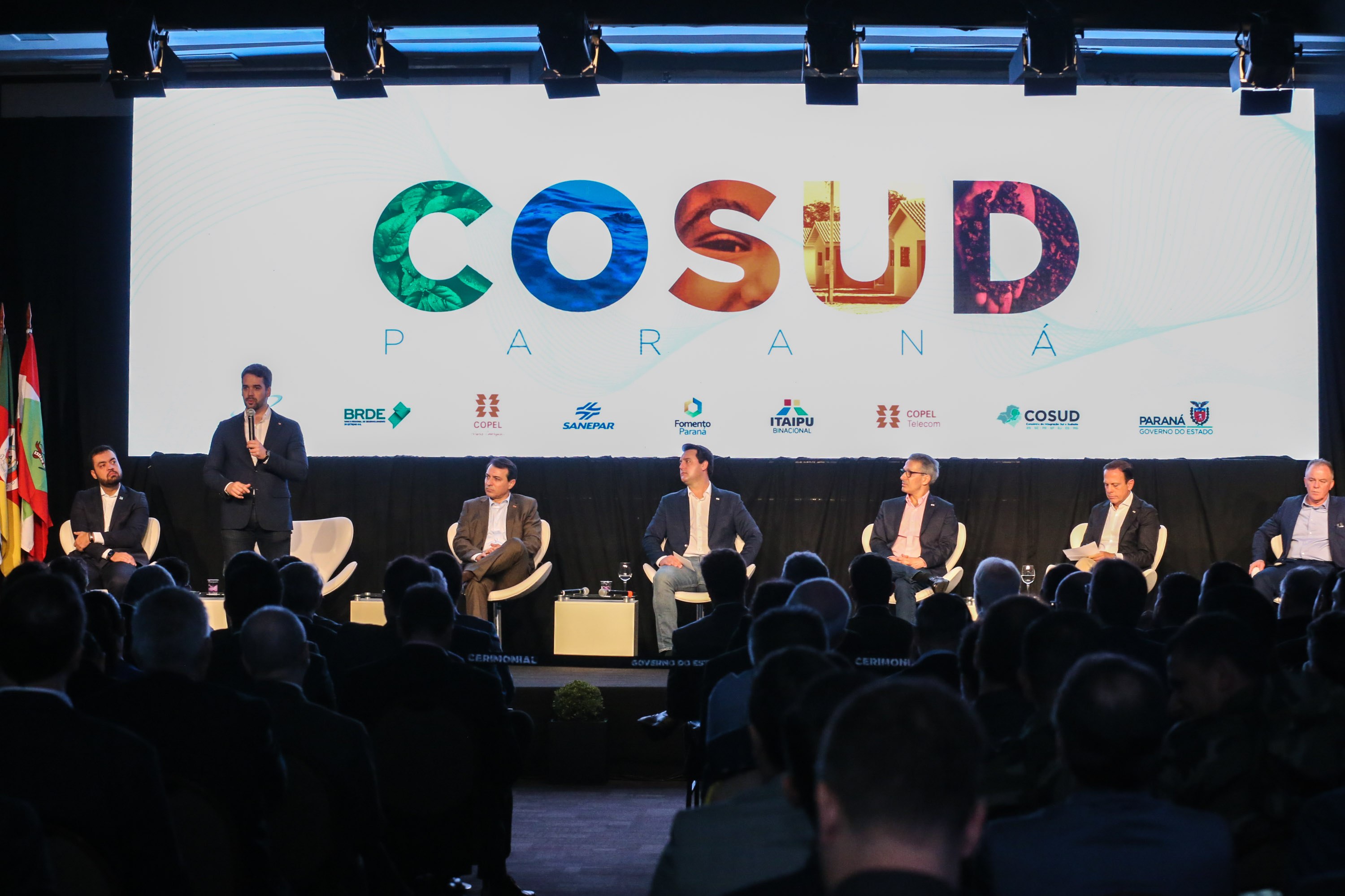 Goverandor Eduardo Leite do Estado Rio Grande do Sul.  Governadores de sete estados participam neste sábado (29), em Foz do Iguaçu, do sexto encontro do Consórcio de Integração Sul e Sudeste (Cosud). O encontro acontece no Hotel Wish.    29/02/2020 -  Foto: Geraldo Bubniak/AEN