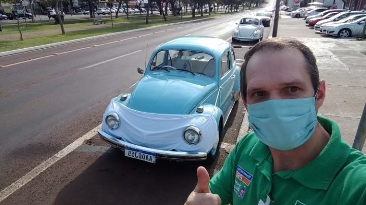 2020-gerson-e-fusca-ambos-de-mascara