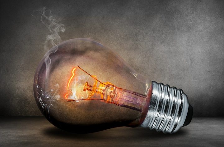 Dia Mundial da Energia Elétrica - Lâmpada dia_mundial_da_energia_eletrica_29_de_maio_tecnogera