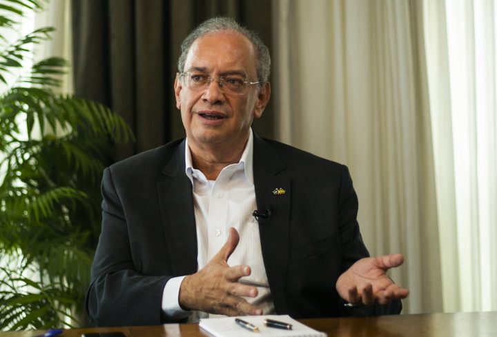 Presidente da Federação das Indústrias do Paraná (Fiep), Carlos Valter Martins Pedro. (Foto: Gelson Bampi/Sistema Fiep).