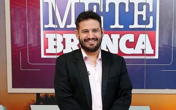Romano dos Anjos no jornal Mete Bronca, da TV Imperial, afiliada da Record em Roraima