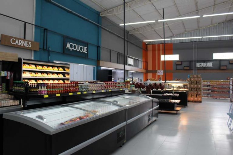 Rede de Supermercados Bahniuk reinaugura loja