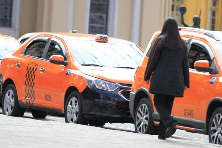 (Foto: Agência Estadual de Notícias)  O servidor que precisar se deslocar do local de trabalho deve usar o TaxiGOVPR