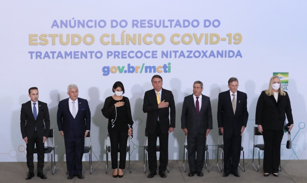 Presidente Jair Bolsonaro participa de evento no Planalto sobre uso da nitazoxanida contra a Covid — Foto: Isac Nóbrega/PR