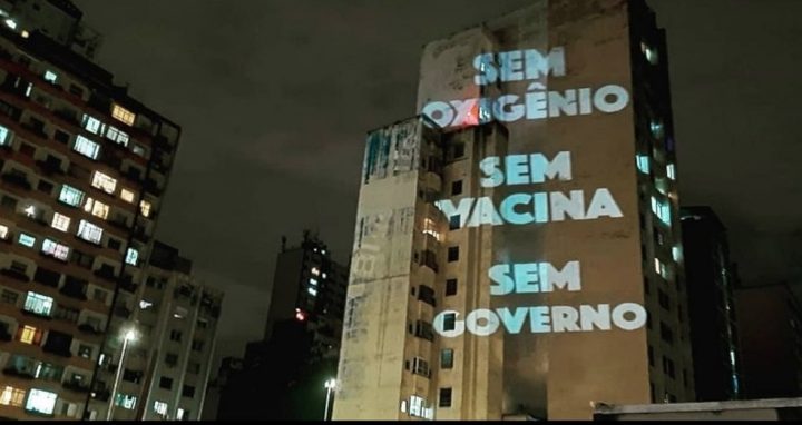 Projeção contra o presidente Jair Bolsonaro nesta sexta-feira (15) no Minhocão, Centro de SP. — Foto: Reprodução/Instagram