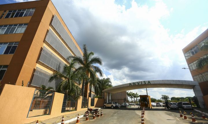 Fachada do edifício sede da Agência Nacional de Vigilância Sanitária (Anvisa). (Foto: Marcelo Camargo/Agência Brasil).