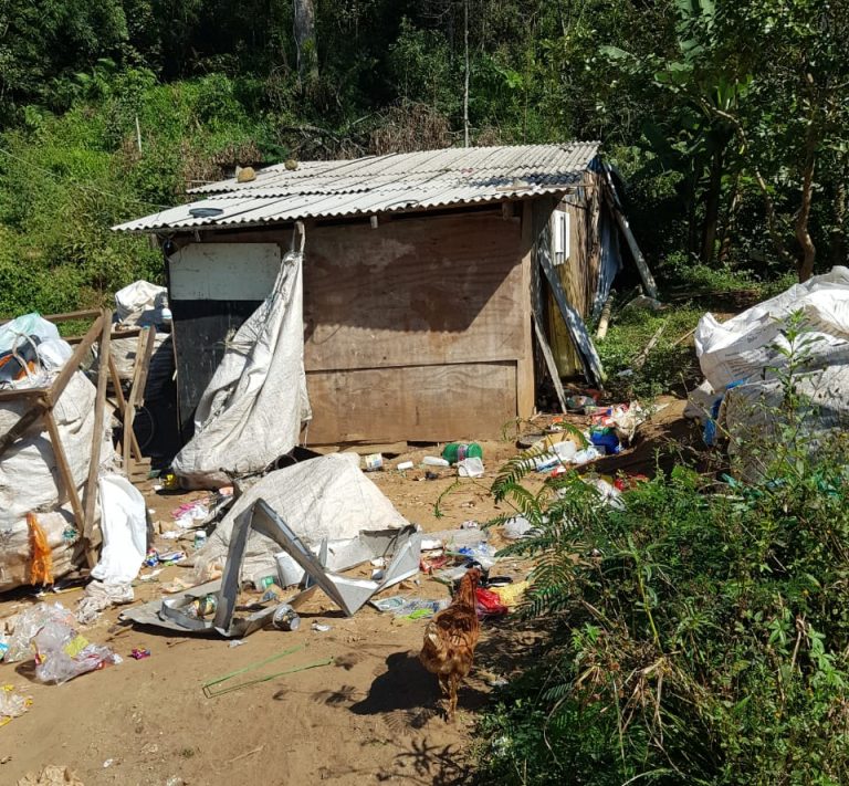 Moradias Precárias Conformismo Com Pouco