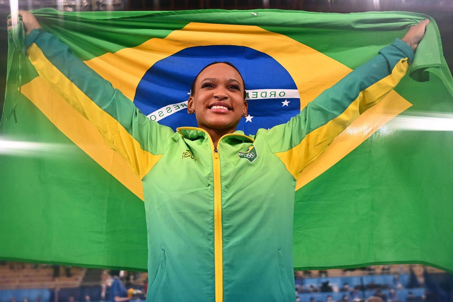 Rebeca Andrade conquista ouro para o Brasil na ginástica ...