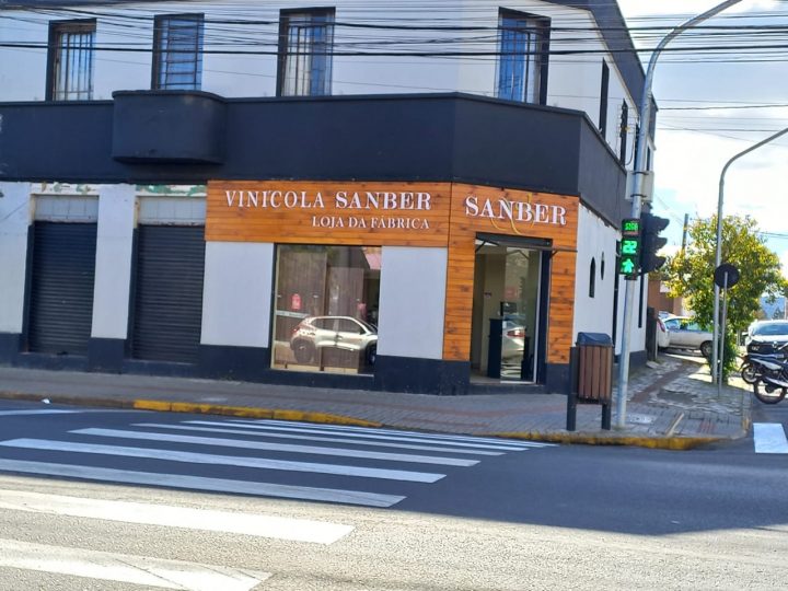 Vinícola Sanber inaugura loja em União da Vitória