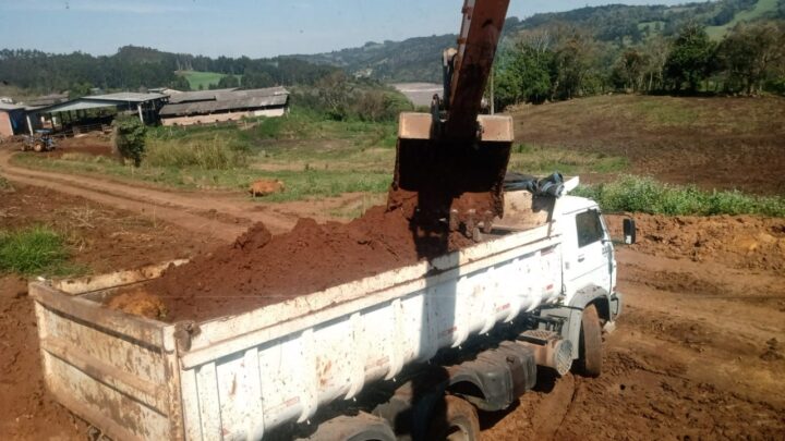 Secretaria de Agricultura segue atendendo com o programa Porteira Adentro