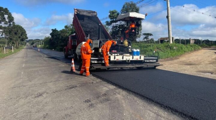 Saída de pista na BR-280 deixa parte do interior de Mafra sem energia