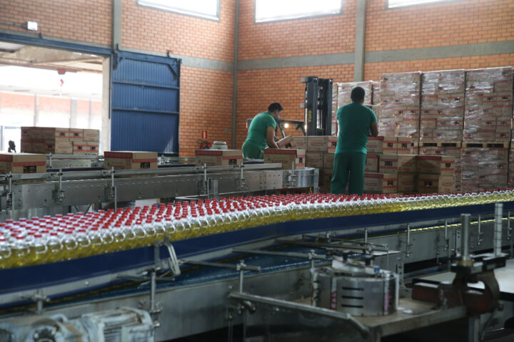 Coamo cooperativa agro-industrial , a maior cooperativa da América Latina, com sede em Campo Mourão