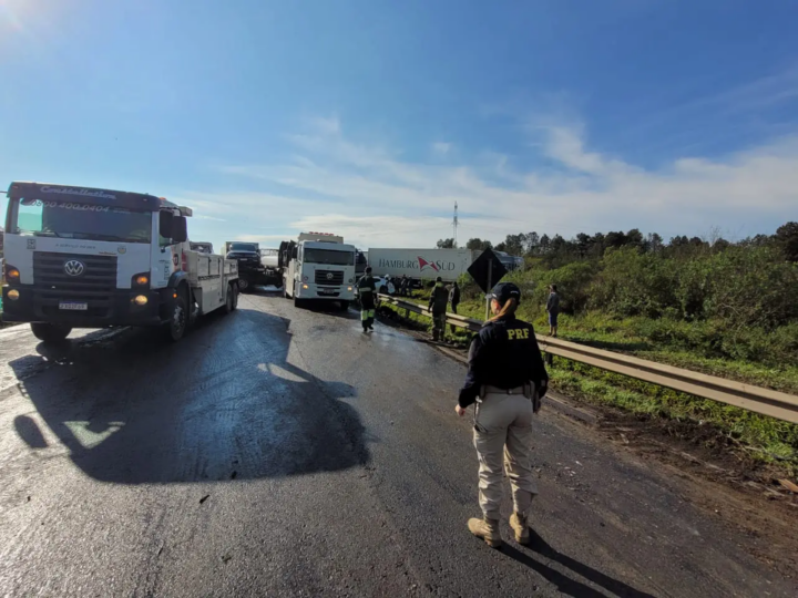 BR-277 é liberada após acidente trágico que matou cinco pessoas e feriu outras 11; fluxo intenso