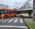 Acidente entre Ã´nibus biarticulado e metropolitano deixa mais de 40 feridos no Centro de Curitiba