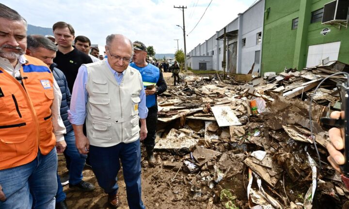 Presidente da República em Exercício Geraldo Alckmin, visita áreas destruídas pelas chuvas no Rio Grande do Sul e anuncia medidas de ajuda