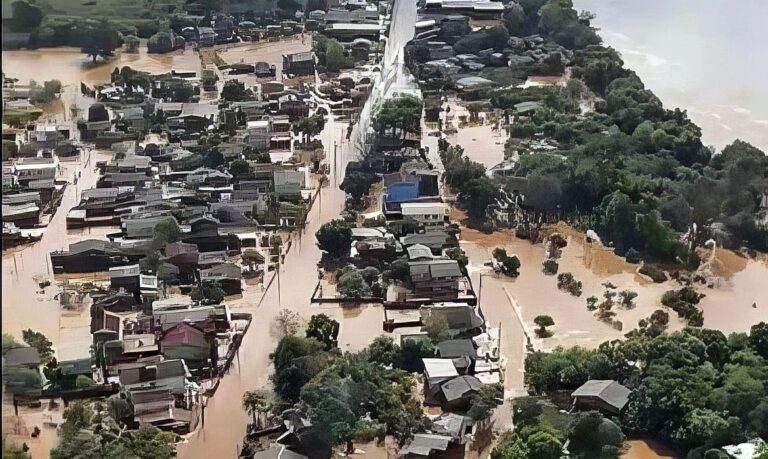 Sobrevoo, assistência e resgate de pessoas ilhadas em Bom Retiro do Sul (RS)