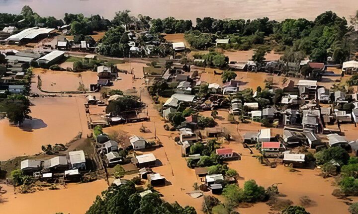 Sobrevoo, assistência e resgate de pessoas ilhadas em Bom Retiro do Sul (RS)