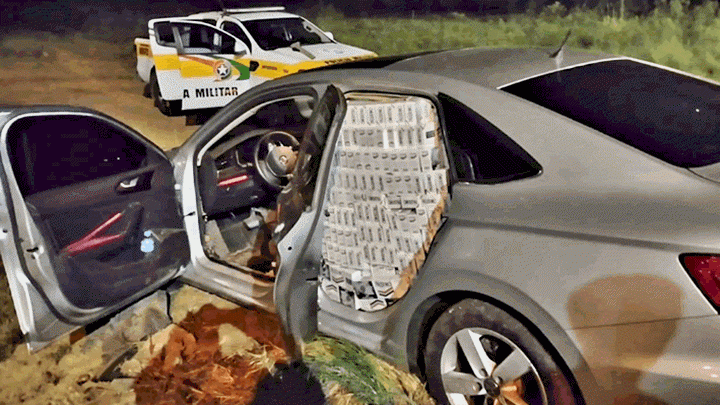 Após tentativa de fuga, motorista é preso com 15 mil maços de cigarros contrabandeados