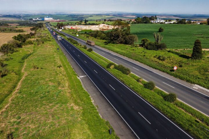 PR 151, entre Ponta Grossa e Sengés, no trecho em Carambeí