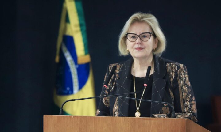 Ministra Rosa Weber no Seminário “Combate à Desinformação e Defesa da Democracia"