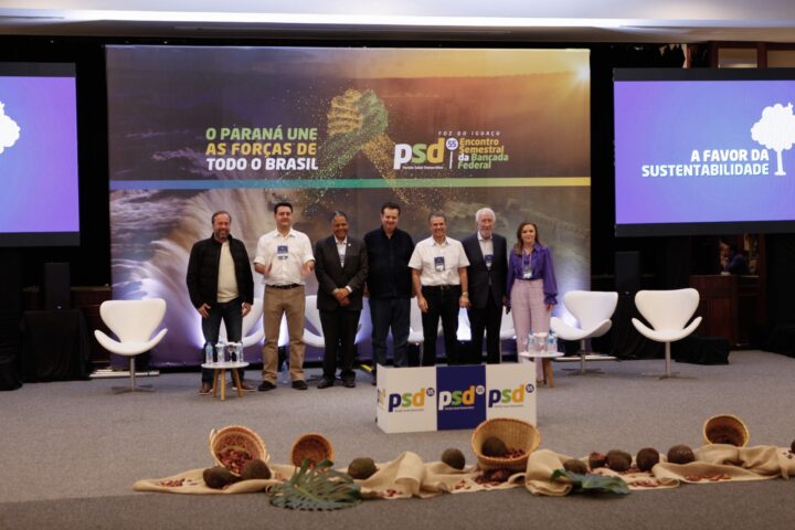 Encontro do PSD no Paraná reuniu parlamentares e aprovou a carta de Foz do Iguaçu