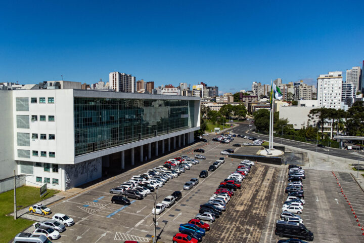 Vista aérea de drone do Palácio Iguaçu, no Centro Cívico, em Curitiba, sede do Governo do Estado