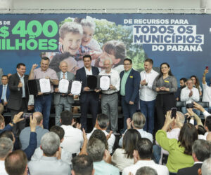 O governador Carlos Massa Ratinho Jr. realiza encontro com prefeitos e entrega mais de R$ 400 milhões em melhorias às cidades paranaenses