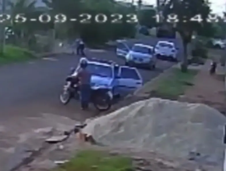 Câmera flagra homem sendo morto com 30 tiros em Maringá na frente da família
