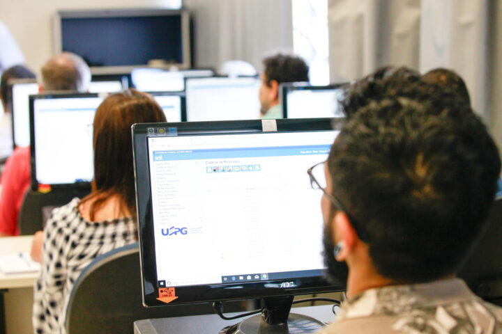 Universidades estaduais ofertam 564 bolsas para estudantes de graduação