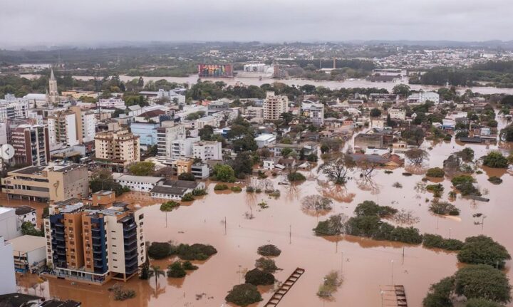 Enchente do Rio Taquari na cidade de Lajeado (RS)