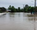 Rua Pedro Flores segue com Ã¡reas de alagamento, no bairro Jardim Rio Negro