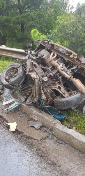 Carro parte ao meio em acidente em general carneiro; há mortos