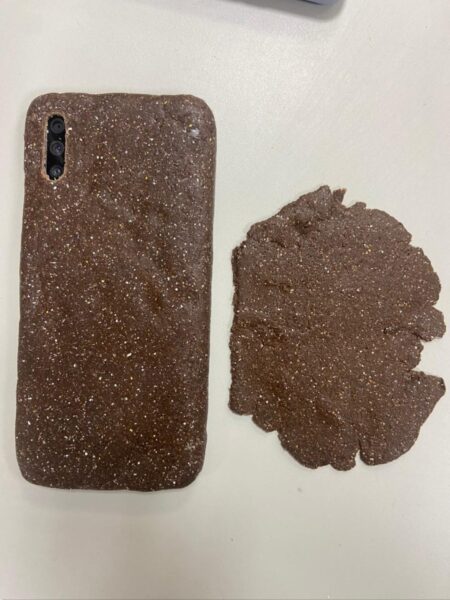 Produto aplicado como capa para smartphone