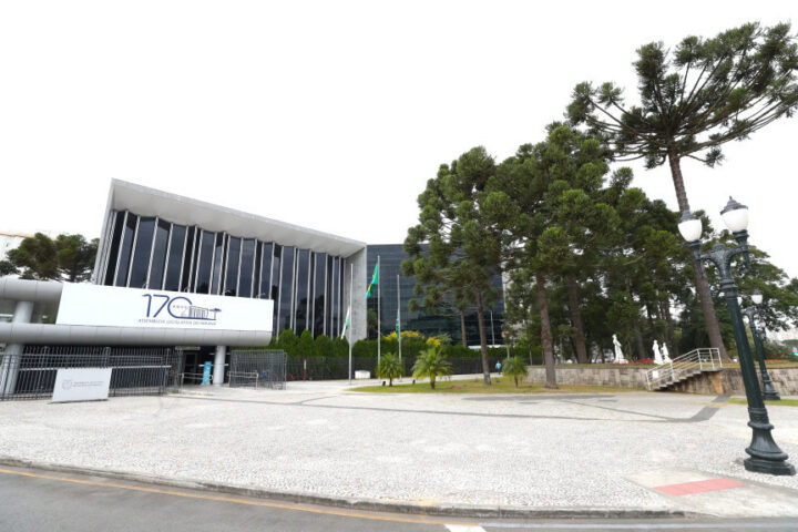 Na segunda-feira (1º) serão realizadas duas sessões plenárias, sendo uma ordinária e outra extraordinária | Foto: Orlando Kissner/Alep